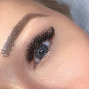 Lashes n’ More Popularizes Russian Volume in Bluffton SC